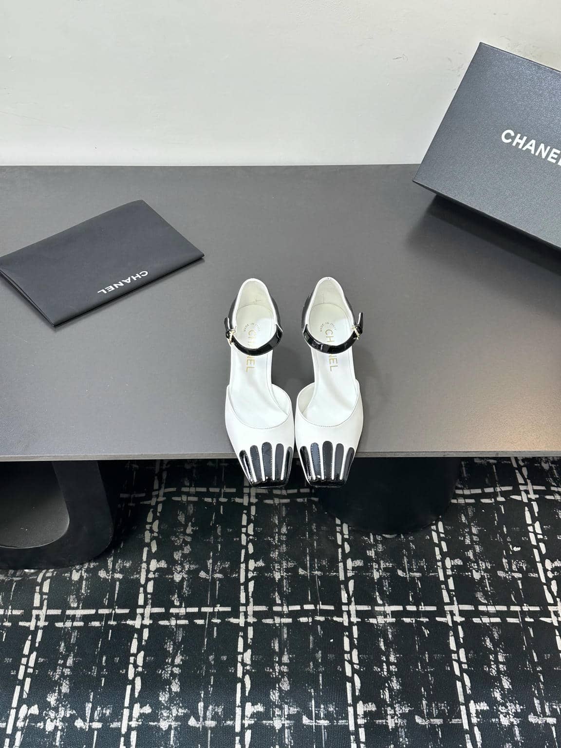 00043